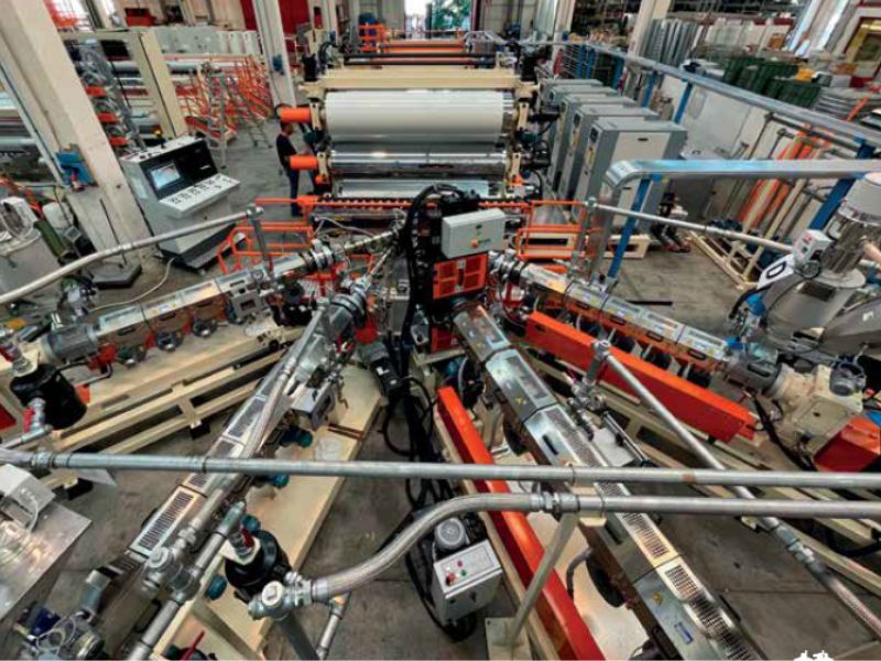 La calandratura secondo BG Plast_ il cuore della linea di estrusione delle lastre copricavo